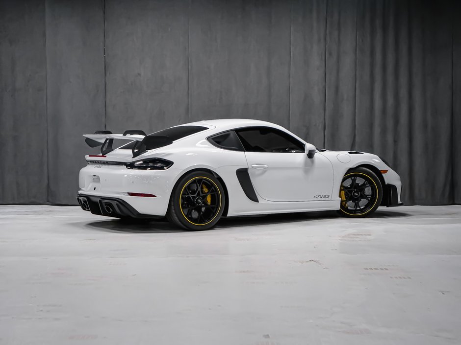 2025 Porsche 718 Cayman GT4 RS-2