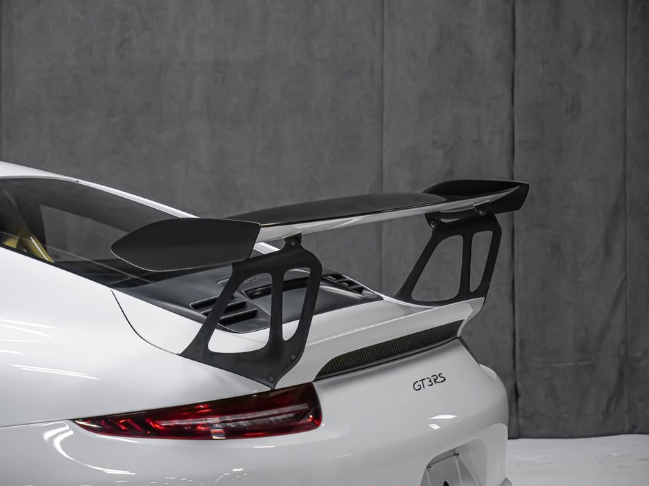 Porsche 911 GT3 RS 2016-9