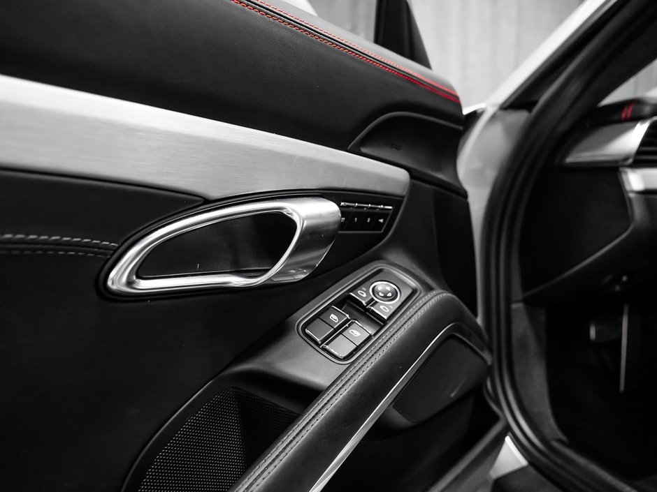 Porsche 911 TURBO COUPE HIGH SPEC CENTERLOCK WHEELS 2017-39