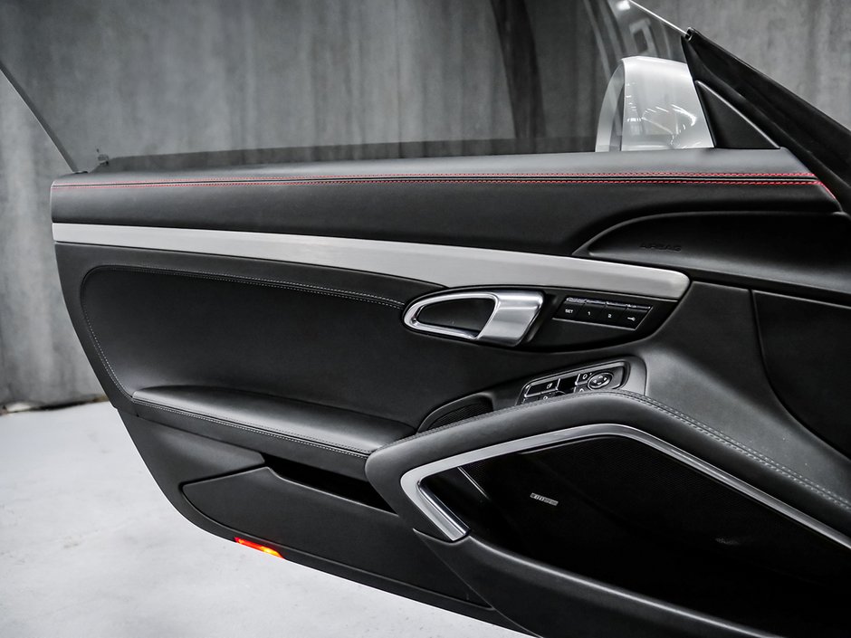 Porsche 911 TURBO COUPE HIGH SPEC CENTERLOCK WHEELS 2017-38