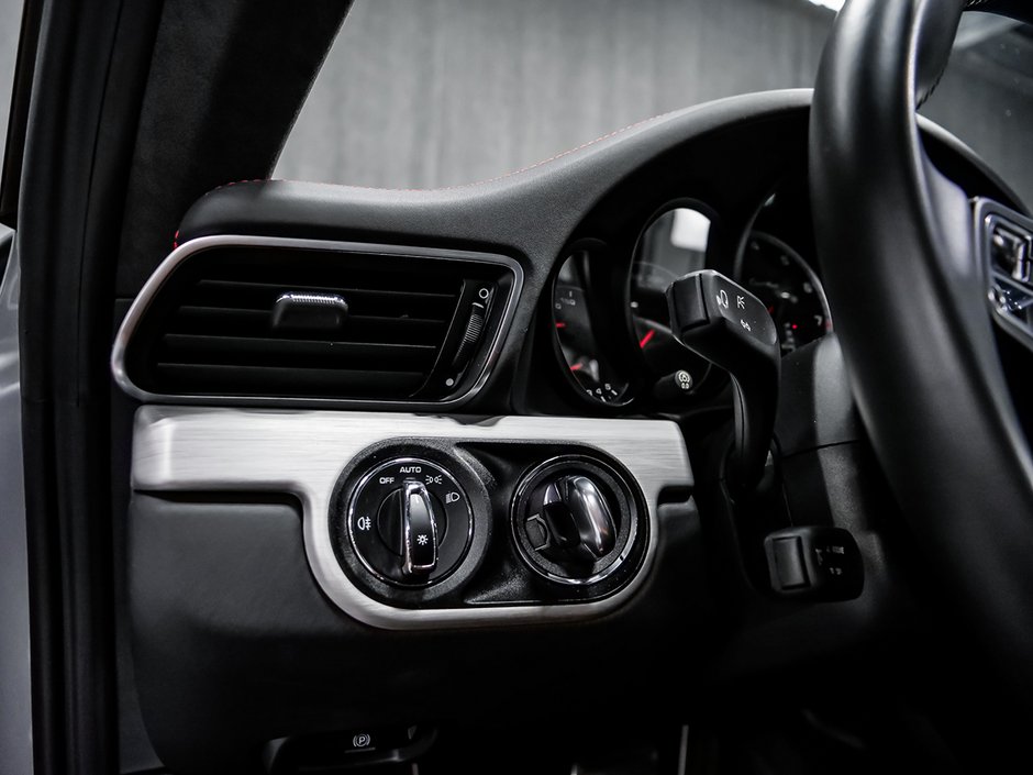 Porsche 911 TURBO COUPE HIGH SPEC CENTERLOCK WHEELS 2017-32