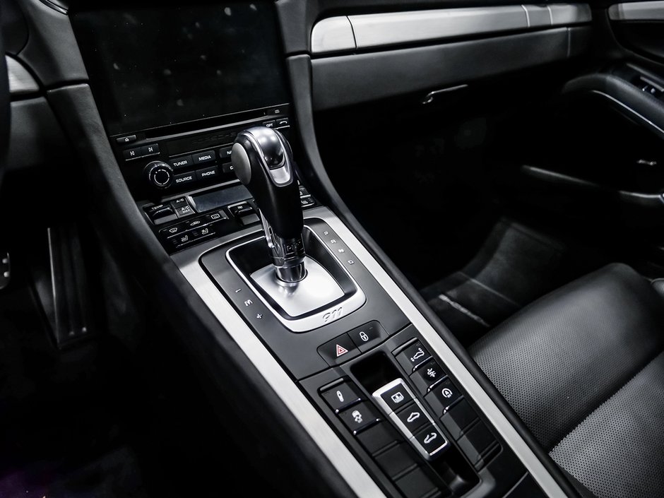 Porsche 911 TURBO COUPE HIGH SPEC CENTERLOCK WHEELS 2017-34