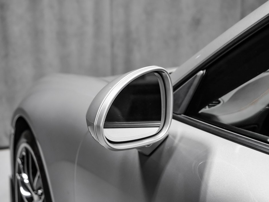 Porsche 911 TURBO COUPE HIGH SPEC CENTERLOCK WHEELS 2017-44