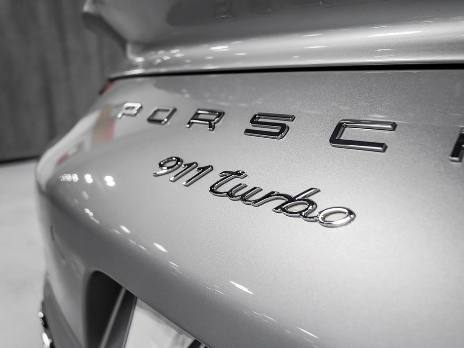 Porsche 911 TURBO COUPE HIGH SPEC CENTERLOCK WHEELS 2017-17