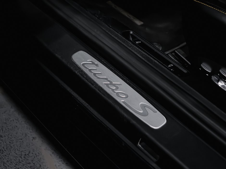 2017 Porsche 911 TURBO S-12