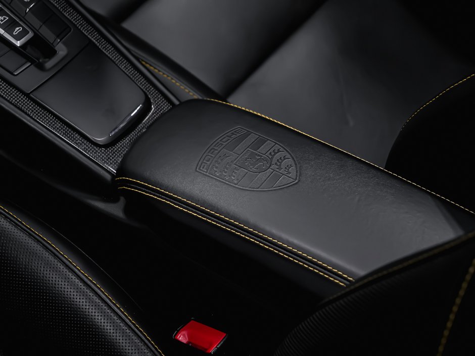 2017 Porsche 911 TURBO S-34