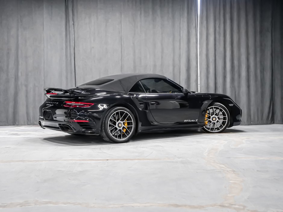 2017 Porsche 911 TURBO S-4