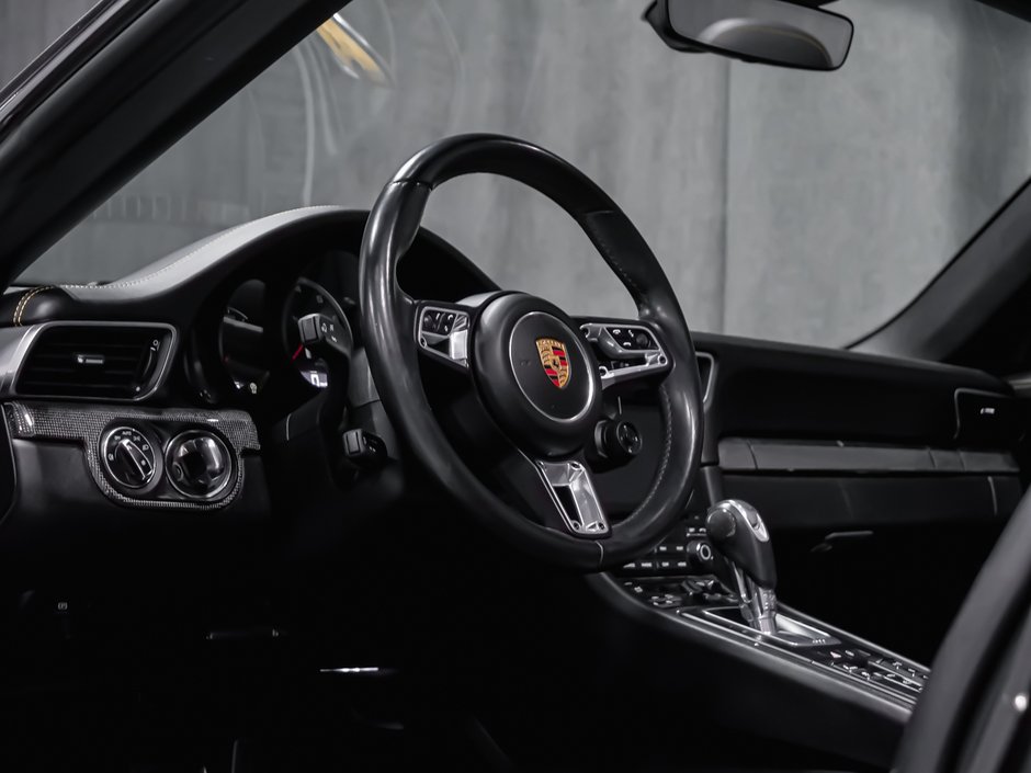 2017 Porsche 911 TURBO S-38