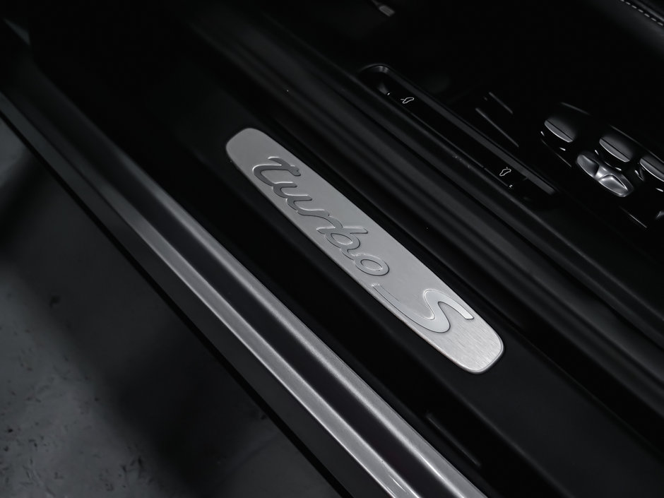 2018 Porsche 911 TURBO S CRABRIOLET-28