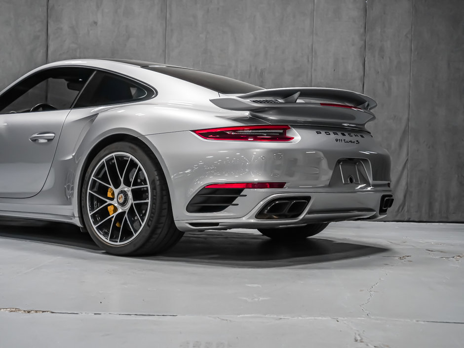 2018 Porsche 911 TURBO S-6