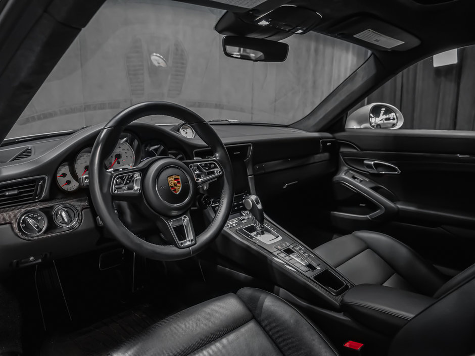 2018 Porsche 911 TURBO S-19