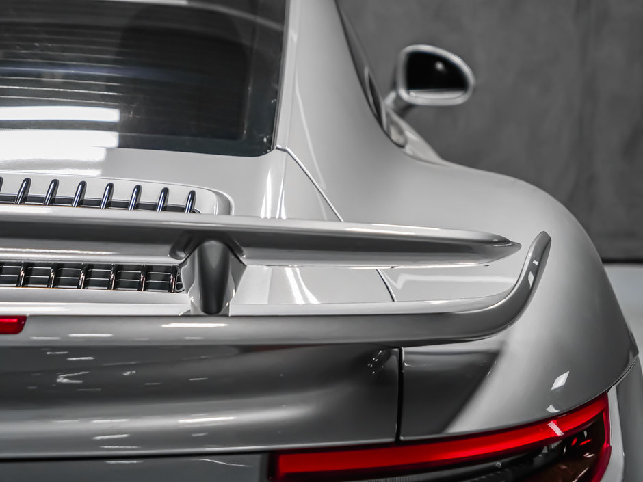 2018 Porsche 911 TURBO S-16