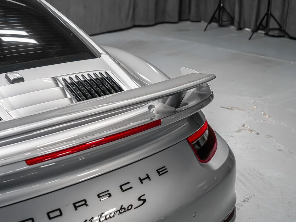 2018 Porsche 911 TURBO S-15