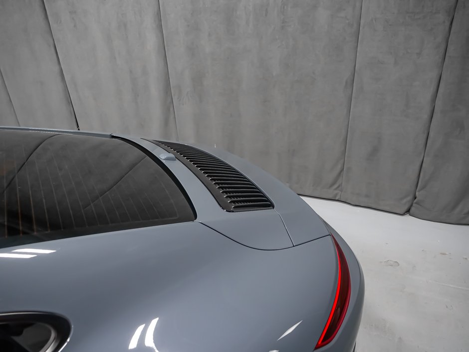 2018 Porsche 911 CARRERA 4 GTS-12