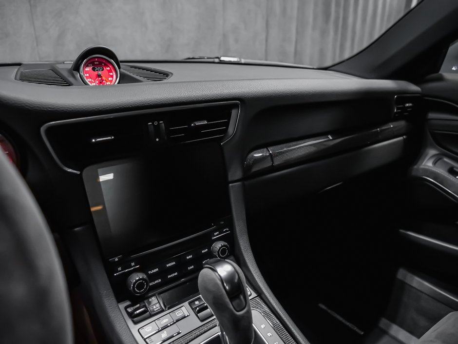 2018 Porsche 911 CARRERA 4 GTS-30