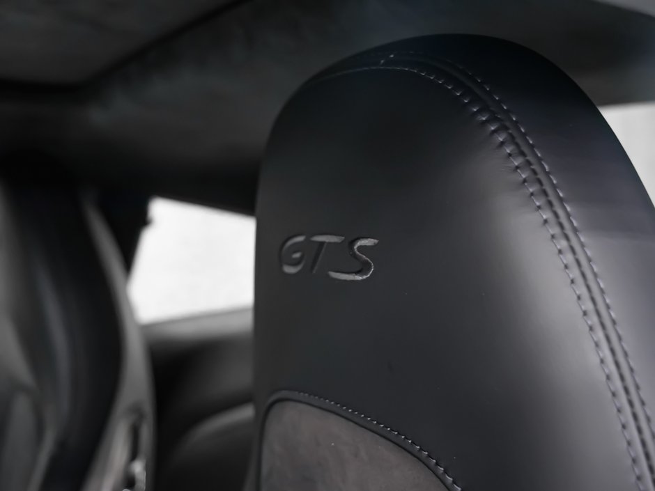 2018 Porsche 911 CARRERA 4 GTS-34