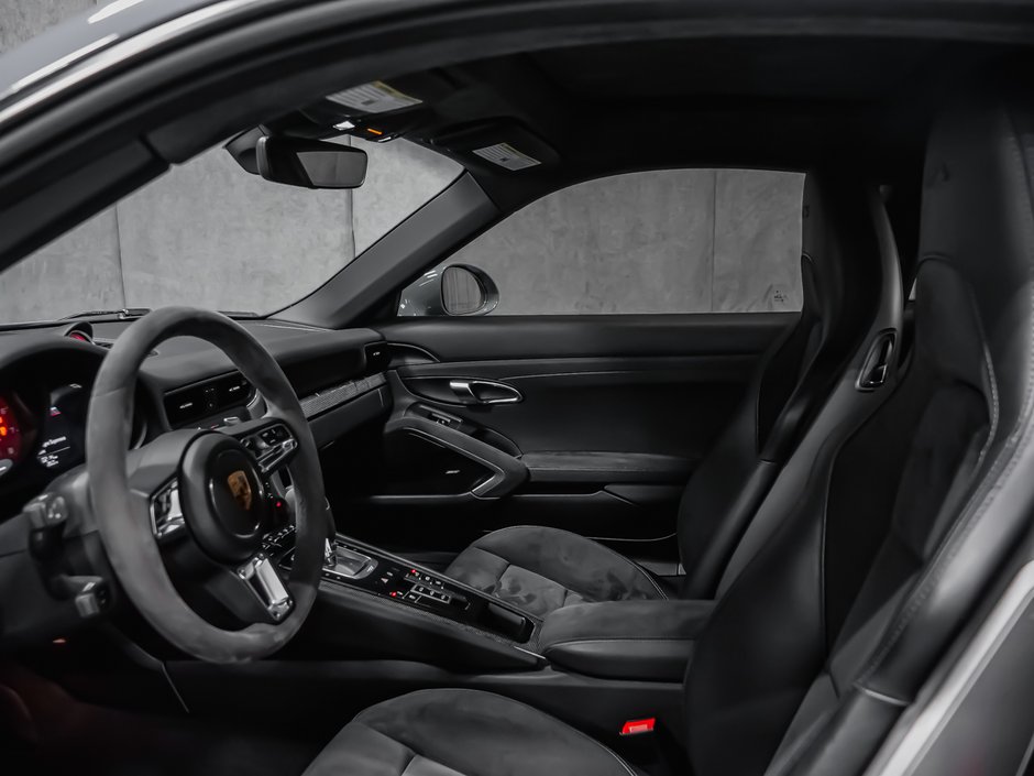 2018 Porsche 911 CARRERA 4 GTS-31