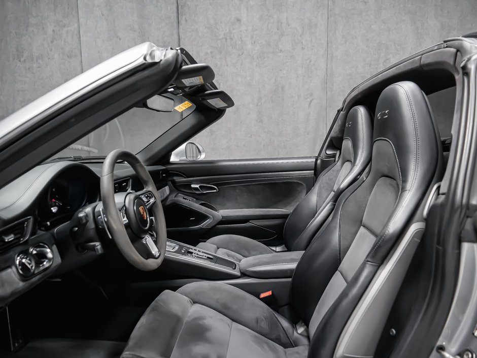 Porsche 911 TARGA 4 GTS 2018-31