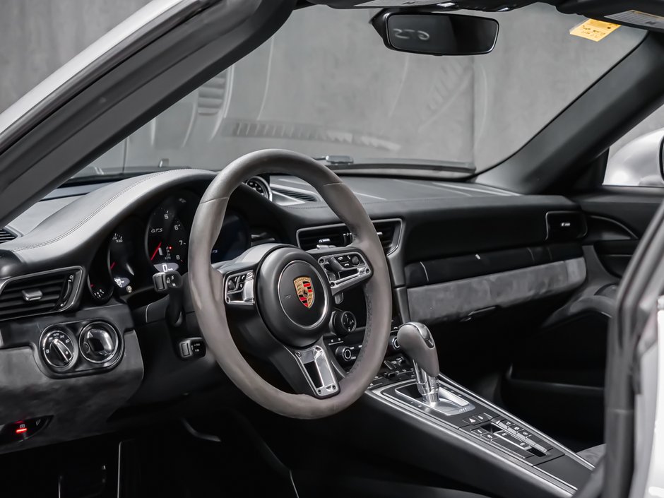 Porsche 911 TARGA 4 GTS 2018-32