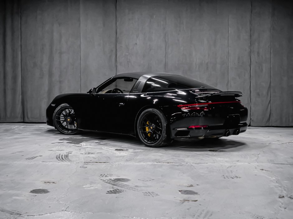 2019 Porsche 911 Targa 4 GTS-1