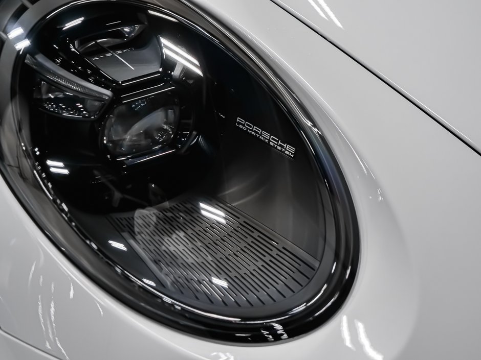 Porsche 911 TURBO S 2021-32