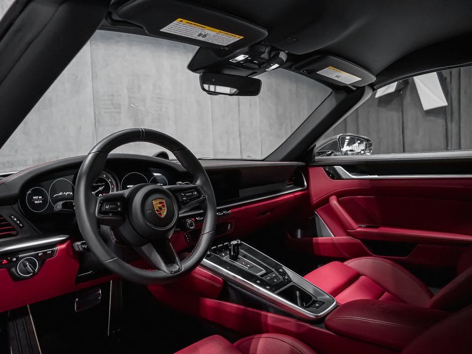 Porsche 911 TURBO S 2021-16