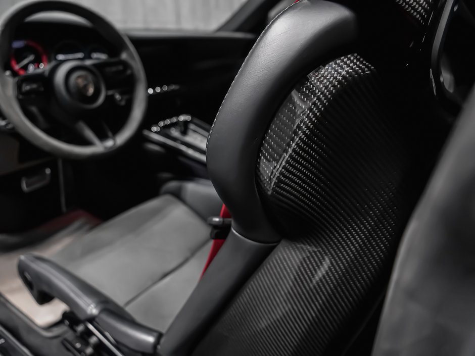 2022 Porsche 911 Carrera 4 GTS-17