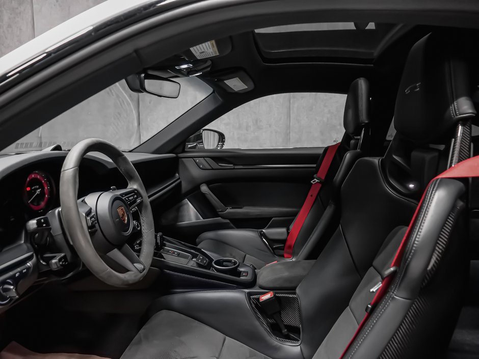 2022 Porsche 911 Carrera 4 GTS-21