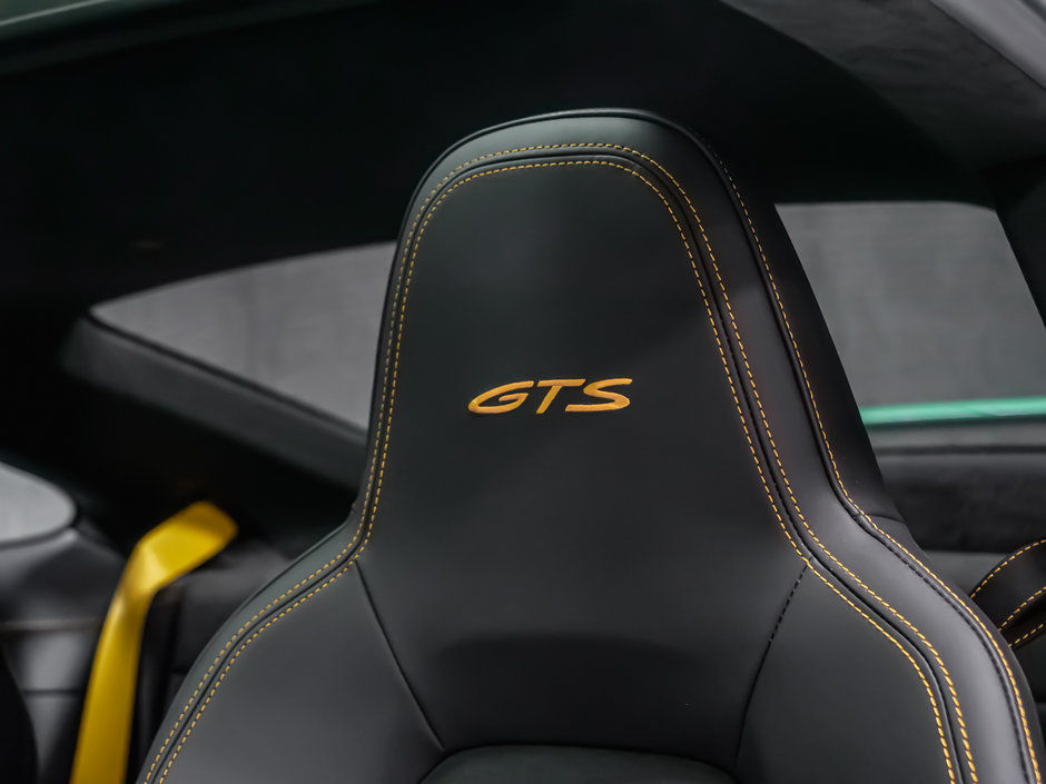 Porsche 911 Carrera 4 GTS 2023-44