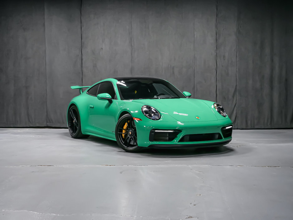 Porsche 911 Carrera 4 GTS 2023-1