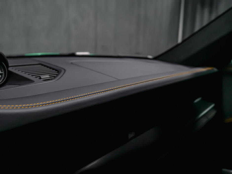 Porsche 911 Carrera 4 GTS 2023-28