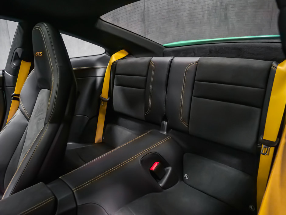 Porsche 911 Carrera 4 GTS 2023-45