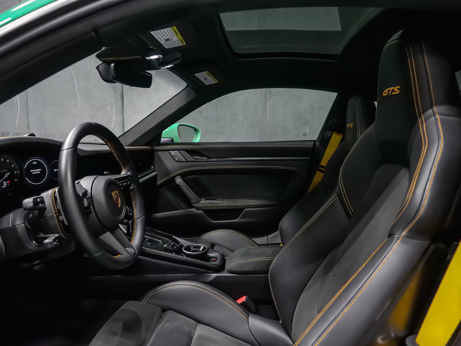 Porsche 911 Carrera 4 GTS 2023-48