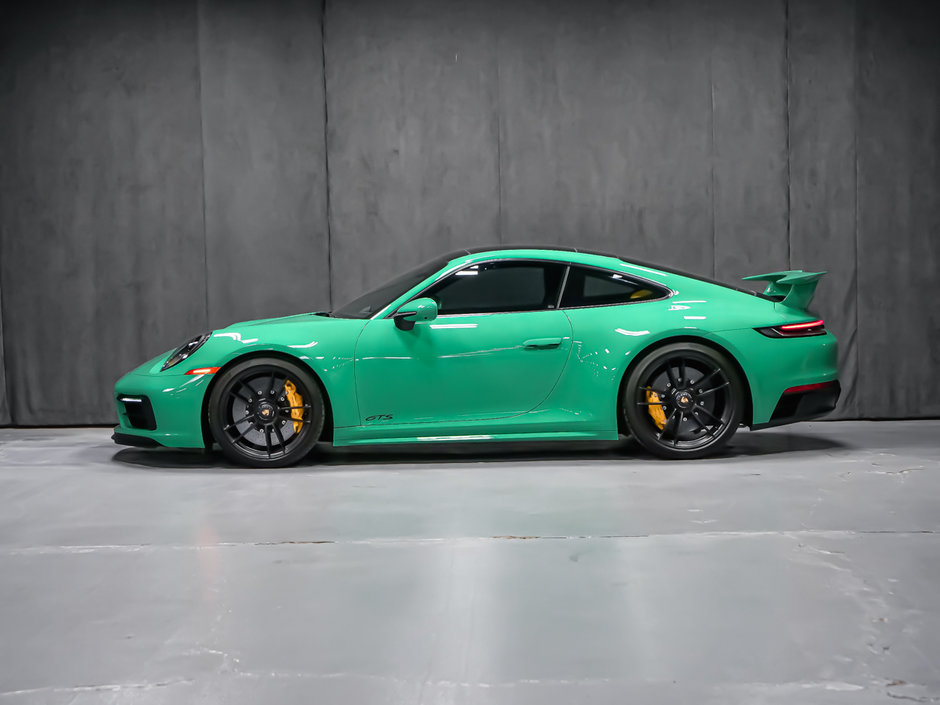 Porsche 911 Carrera 4 GTS 2023-3