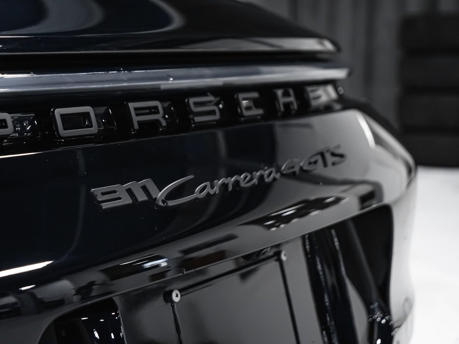 Porsche 911 CARRERA 4 GTS 2024-7