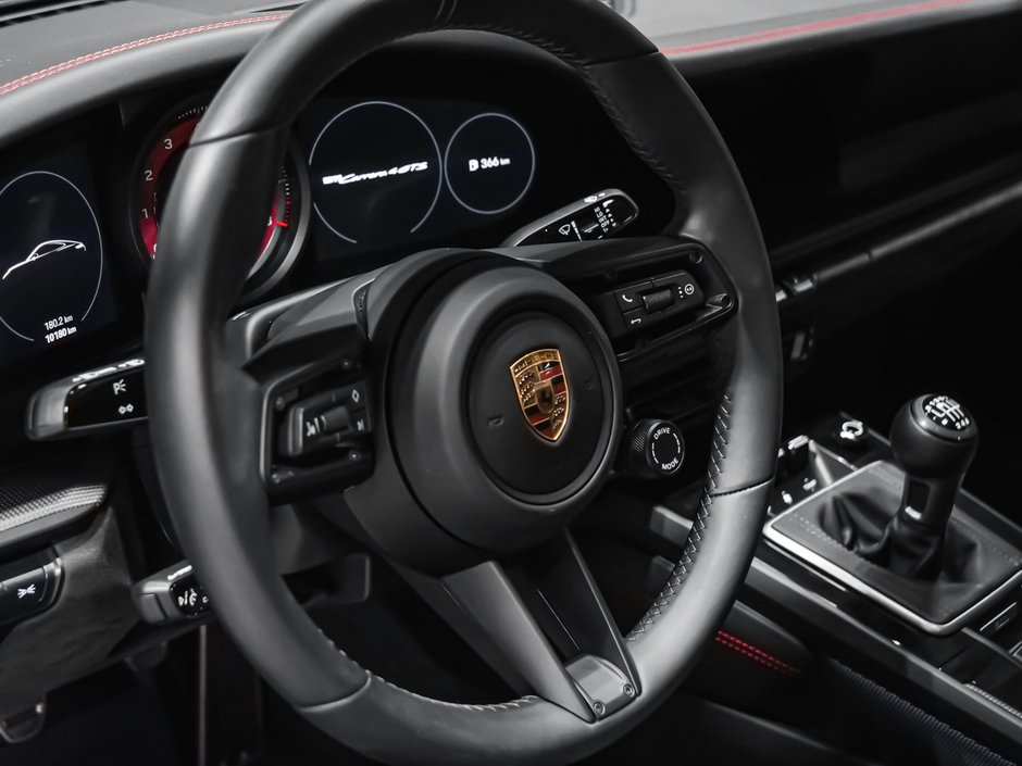 Porsche 911 CARRERA 4 GTS 2024-20