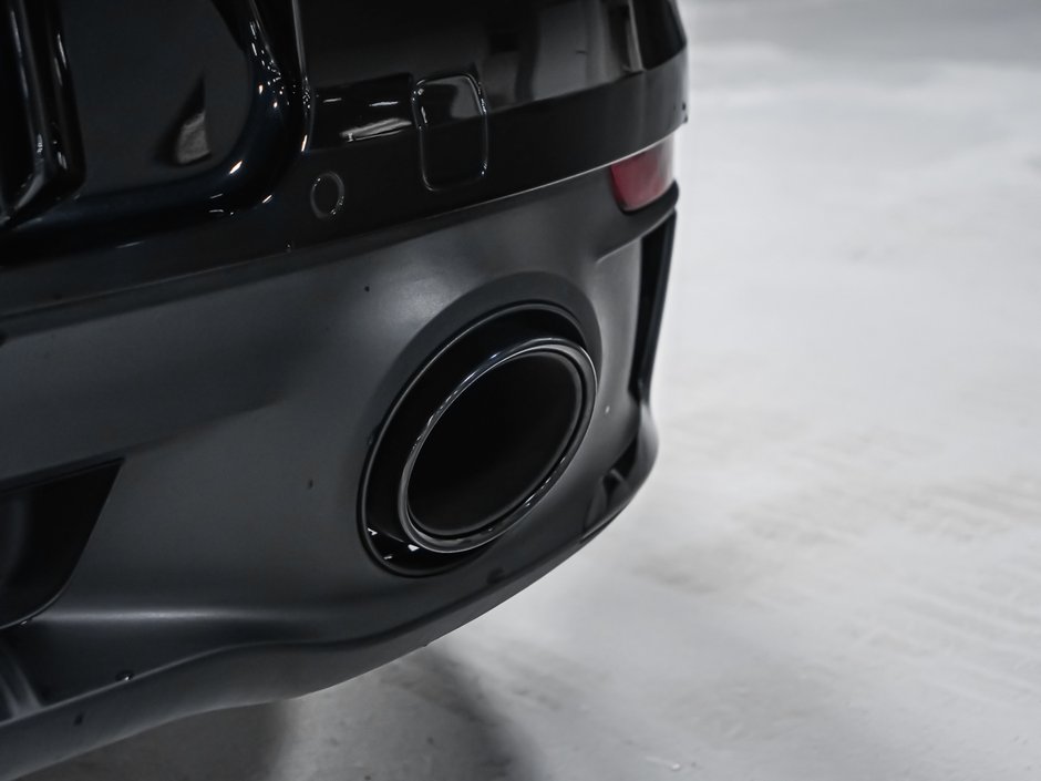 Porsche 911 CARRERA 4 GTS 2024-8