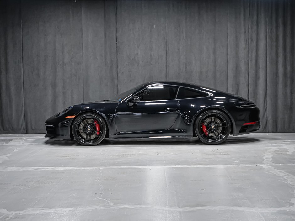 Porsche 911 CARRERA 4 GTS 2024-2