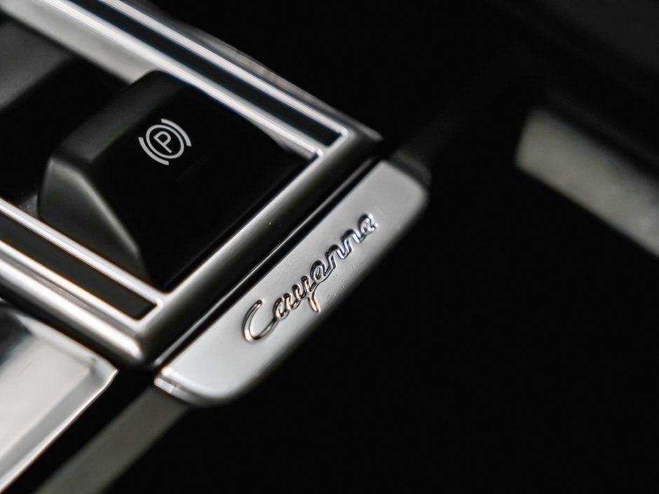 2023 Porsche Cayenne GTS-19