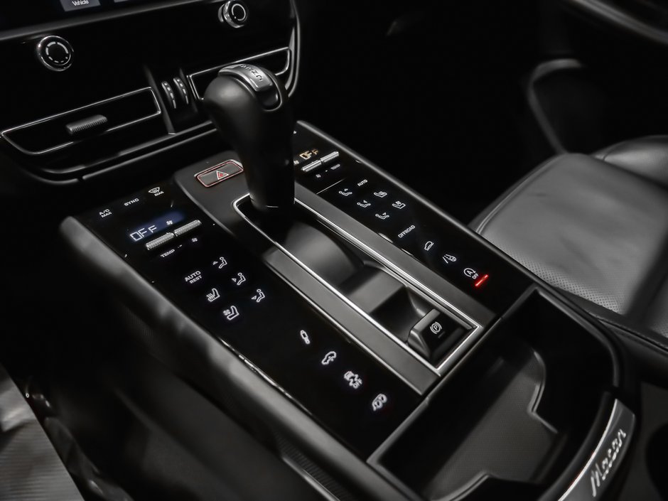 2025 Porsche Macan GTS-18