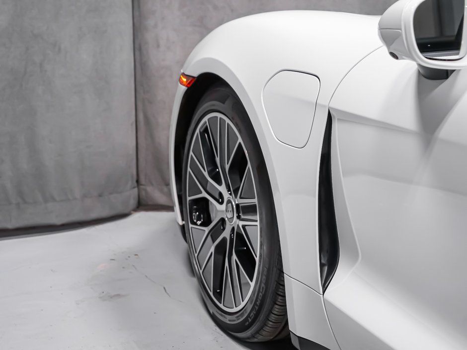 2020 Porsche Taycan TURBO-9