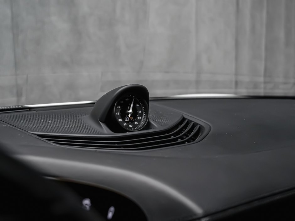 2020 Porsche Taycan TURBO-16