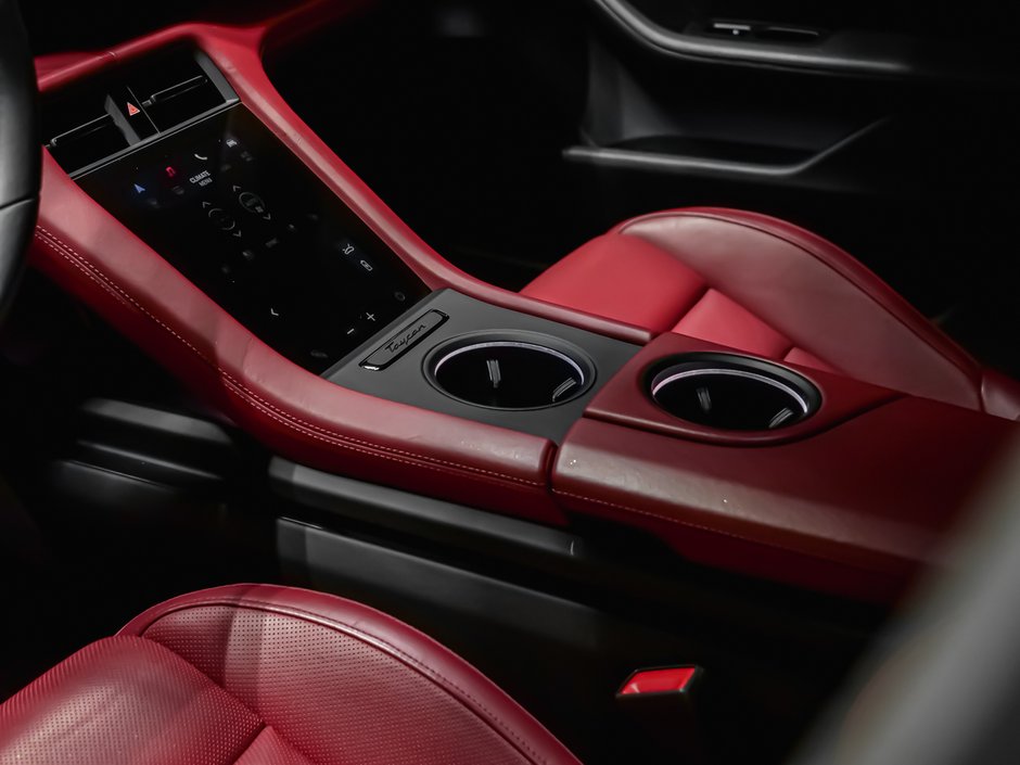 2020 Porsche Taycan TURBO-12