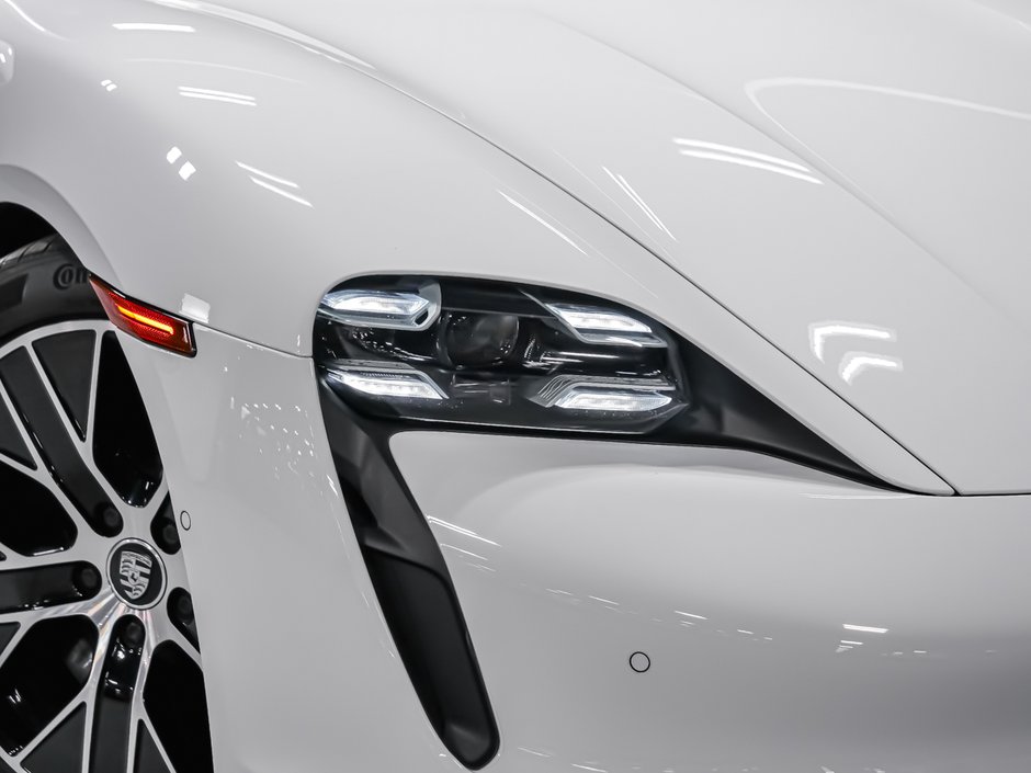2020 Porsche Taycan TURBO-24