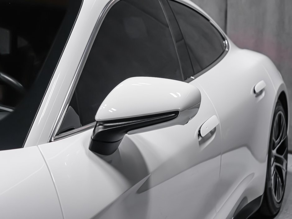 2020 Porsche Taycan TURBO-26