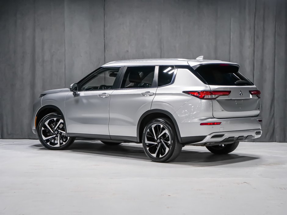 2023 Mitsubishi Outlander SEL-3