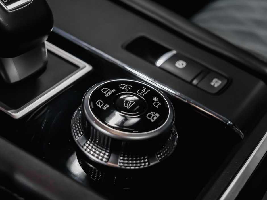 2023 Mitsubishi Outlander SEL-11