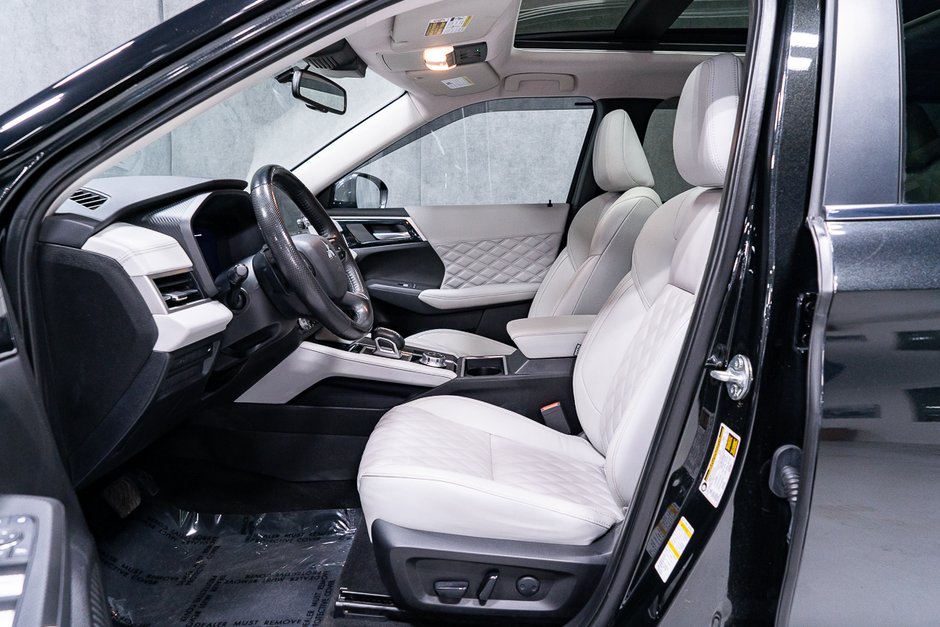 Mitsubishi Outlander SEL 2023-14