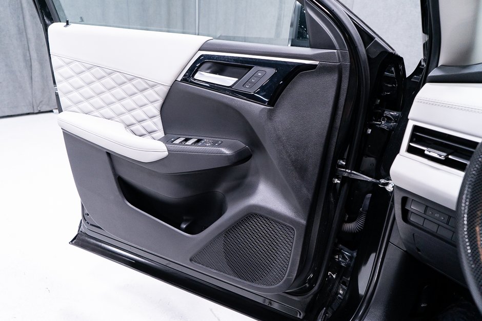 Mitsubishi Outlander SEL 2023-10