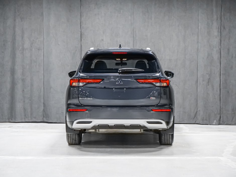 Mitsubishi Outlander LE 2024-4